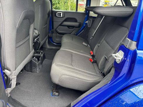 Used 2020 Jeep Wrangler Unlimited Sahara w/ Uconnect 4C Nav & Sound Group image 11