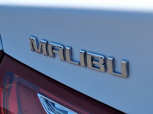 Used 2022 Chevrolet Malibu LT FWD image 29