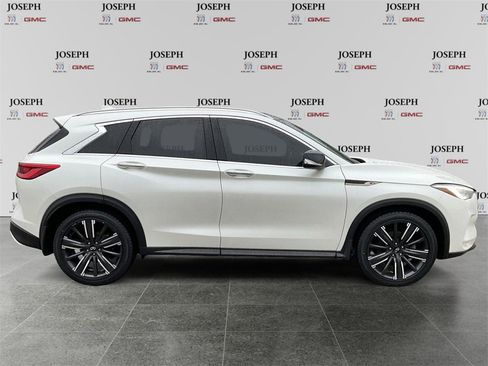 Used 2021 INFINITI QX50 Luxe w/ Appearance Package image 2