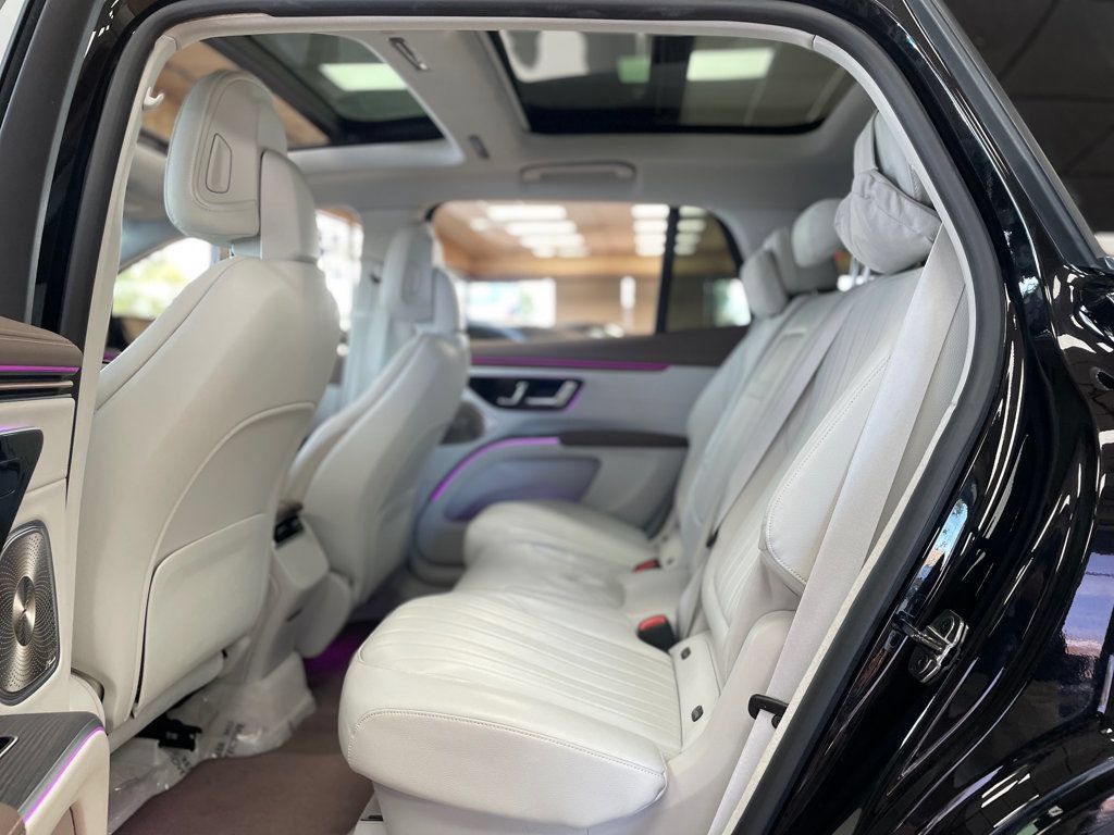 Used 2023 Mercedes-Benz EQS 580 4MATIC SUV image 18