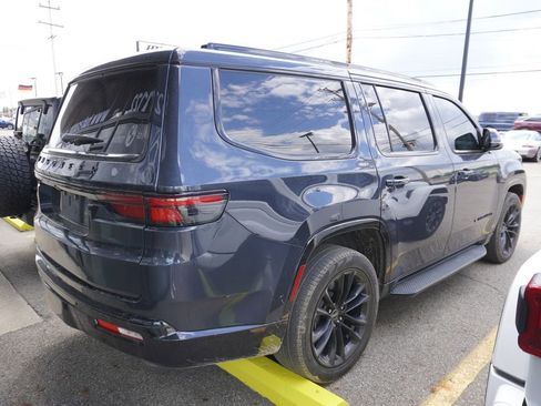 Used 2022 Jeep Wagoneer Series II AWD/4WD image 6