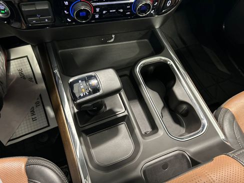 Used 2024 Chevrolet Silverado 1500 High Country w/ High Country Premium Package AWD/4WD image 29