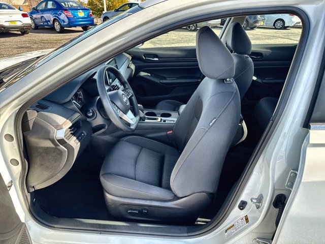 Used 2025 Nissan Altima 2.5 SV AWD/4WD image 11