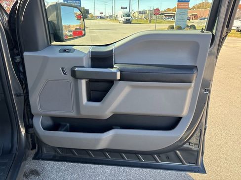Used 2018 Ford F150 XLT image 21