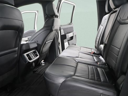 Used 2025 Ford F250 Platinum image 28