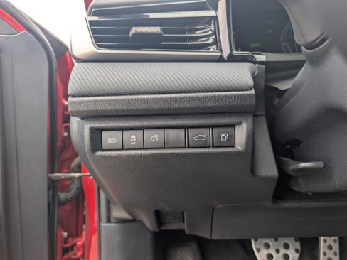 Used 2025 Toyota Camry SE FWD image 37