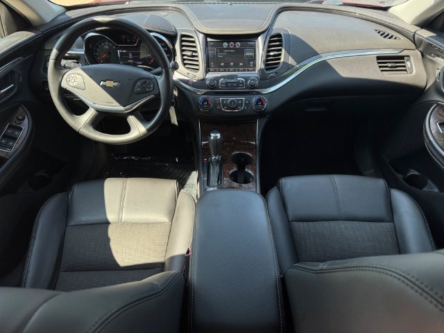 Used 2015 Chevrolet Impala LT w/ Convenience Package FWD image 4