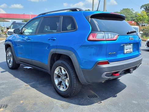 Used 2019 Jeep Cherokee Trailhawk w/ Cold Weather Group AWD/4WD image 5
