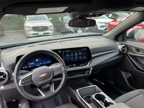 Used 2025 Chevrolet Equinox LT image 33