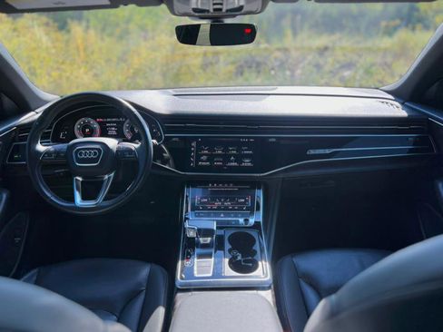 Used 2021 Audi Q8 Premium w/ Black Optic Package image 12