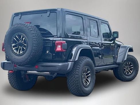 Used 2025 Jeep Wrangler Unlimited Rubicon AWD/4WD image 4