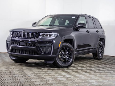 New 2026 Jeep Grand Cherokee Altitude image 2
