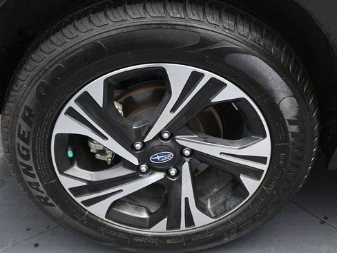 Used 2024 Subaru Crosstrek 2.0i Premium AWD/4WD image 9