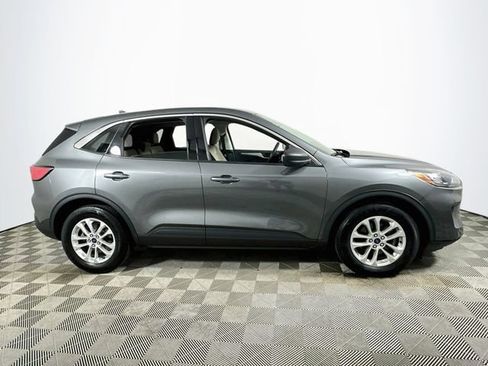 Used 2022 Ford Escape SE FWD image 2