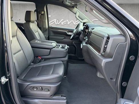 Certified 2025 GMC Sierra 1500 SLT image 24