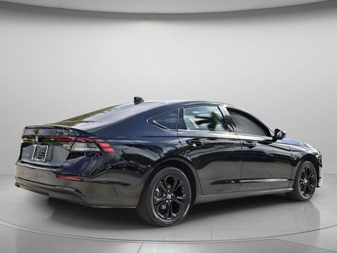 Used 2025 Honda Accord SE image 7