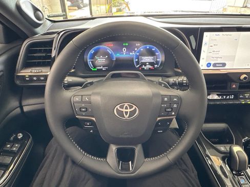 Used 2026 Toyota Crown Signia w/ Advanced Technology Package AWD/4WD image 19