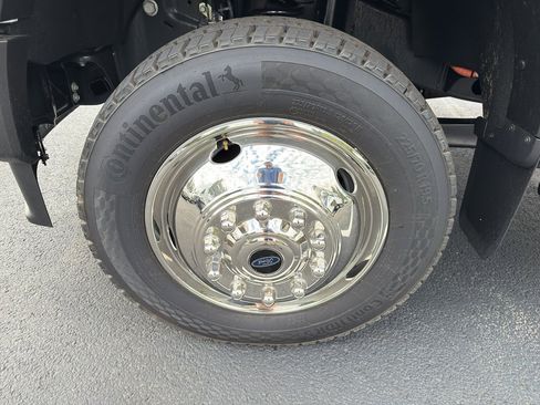 New 2025 Ford F550 4x4 Regular Cab Super Duty image 8