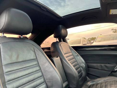 Used 2013 Volkswagen Beetle R-Line image 15