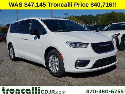 New 2026 Chrysler Pacifica Select