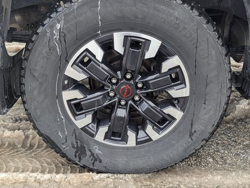 Used 2024 Nissan Frontier PRO-4X w/ Technology Package image 10