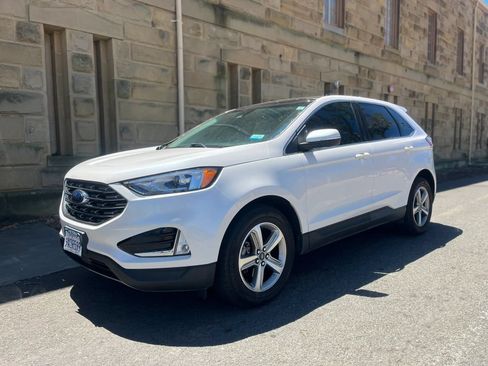 Used 2019 Ford Edge SEL w/ Equipment Group 201A FWD image 3