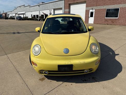 Used 2005 Volkswagen Beetle GLS image 2