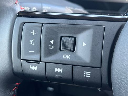 Certified 2026 Nissan Kicks SR FWD image 10