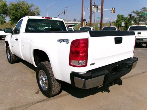 Used 2011 GMC Sierra 2500 W/T image 2