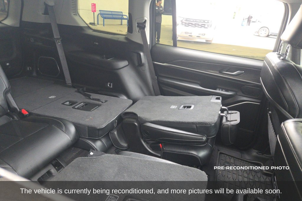 Used 2022 Jeep Grand Cherokee L Limited w/ Trailer Tow Group (B) RWD image 13
