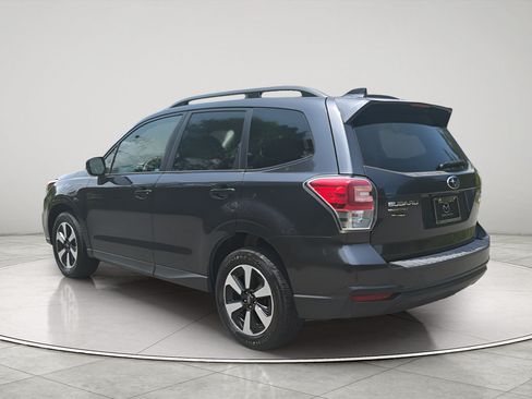 Used 2017 Subaru Forester 2.5i Premium AWD/4WD image 5