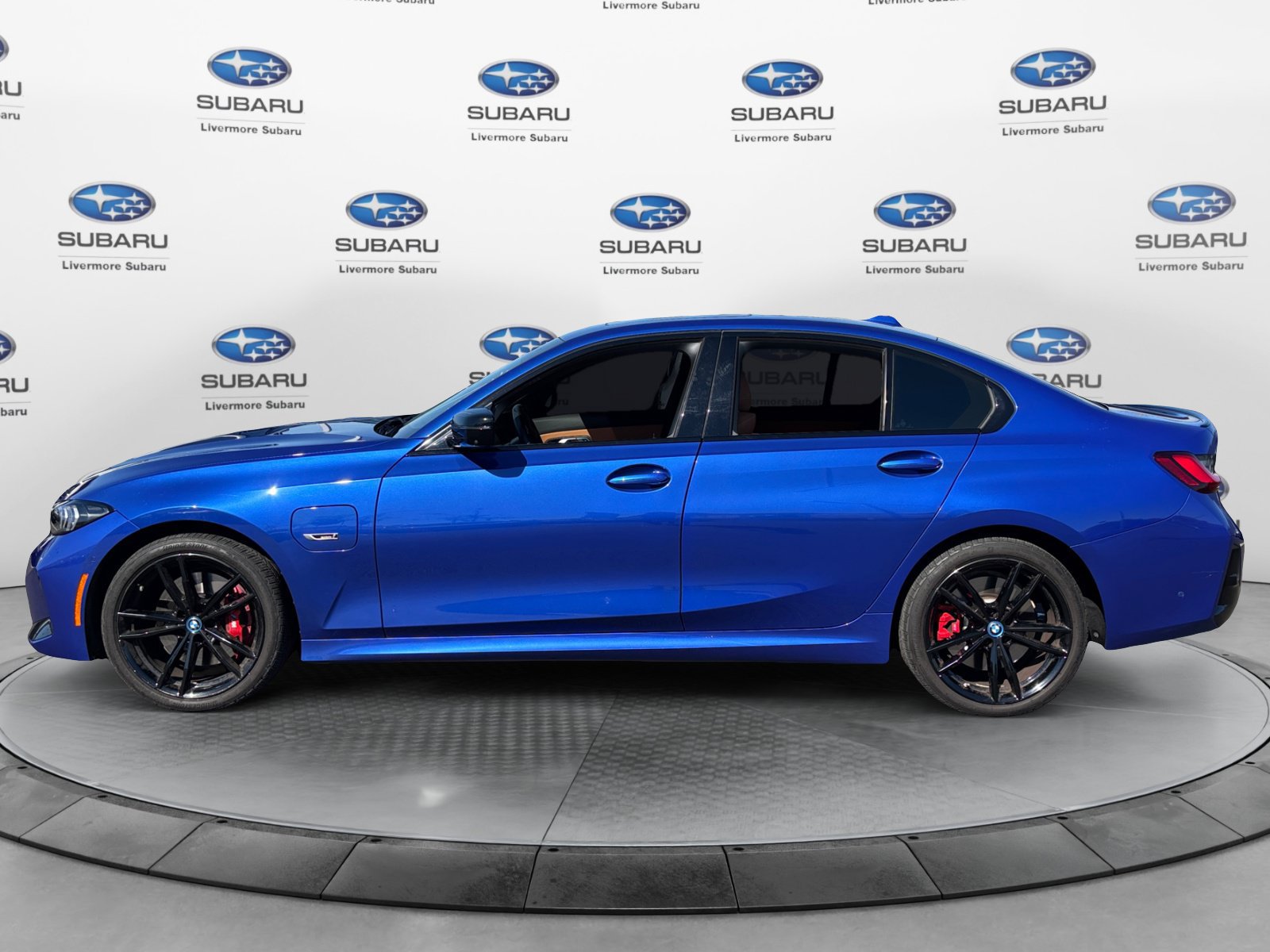 Used 2023 BMW 330e w/ M Sport Package RWD image 3