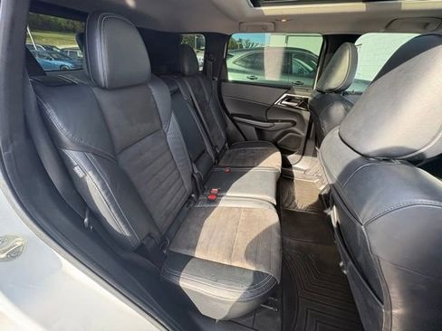 Used 2022 Mitsubishi Outlander SE AWD/4WD image 29