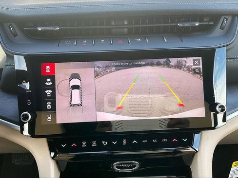 New 2026 Jeep Grand Cherokee Limited w/ Luxury Tech Group II AWD/4WD image 14