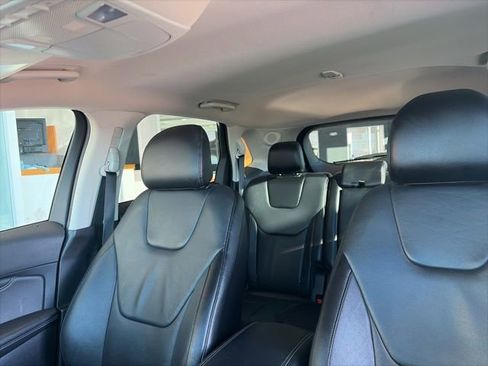 Used 2018 Ford Edge Titanium image 18