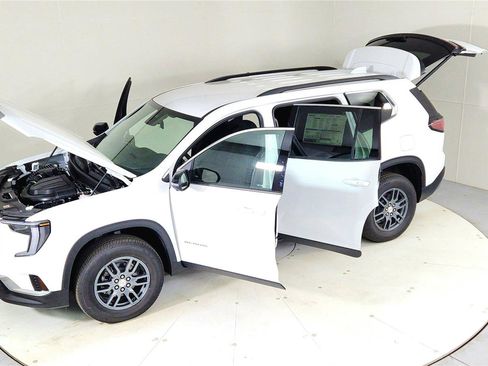 New 2025 GMC Acadia Elevation image 25