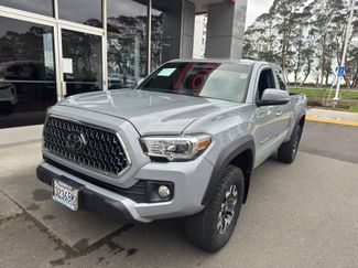 Used 2018 Toyota Tacoma TRD Off-Road video 2