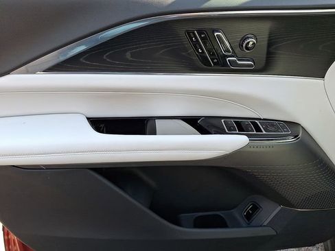 Used 2024 Cadillac Lyriq Luxury image 16