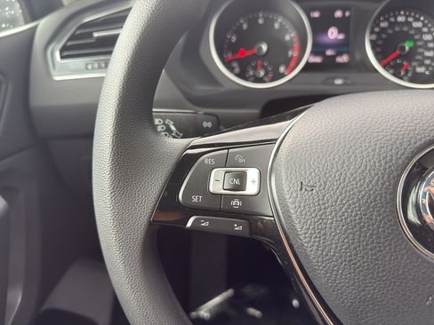 Used 2020 Volkswagen Tiguan S image 18