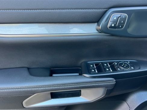 Used 2024 Ford Ranger Lariat image 11