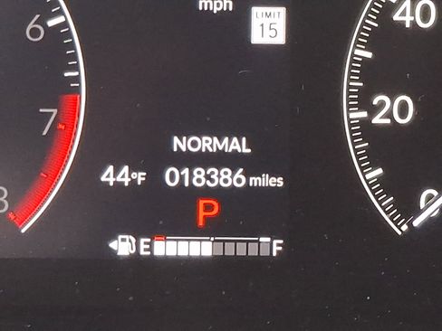 Used 2024 Honda HR-V LX image 19