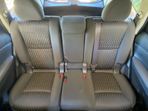 Used 2018 Nissan Rogue S FWD image 17