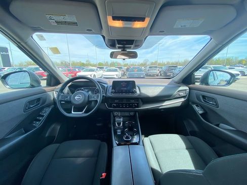 Used 2023 Nissan Rogue S image 22