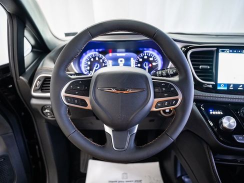 New 2026 Chrysler Pacifica Pinnacle image 27