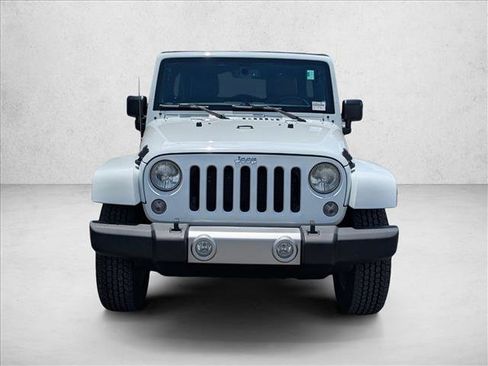 Used 2015 Jeep Wrangler Unlimited Sahara w/ Connectivity Group AWD/4WD image 2