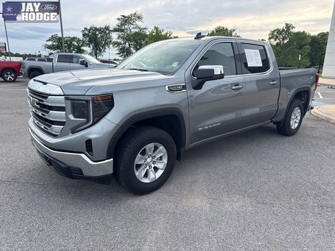Used 2025 GMC Sierra 1500 SLE AWD/4WD image 2