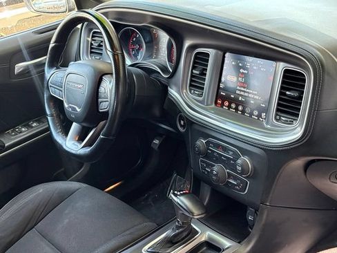 Used 2022 Dodge Charger R/T w/ Plus Group RWD image 30