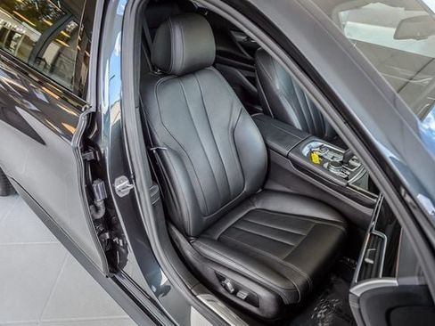 Used 2019 BMW 740i w/ M Sport Package RWD image 47