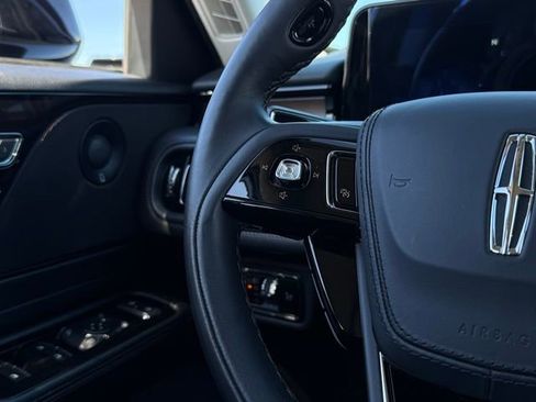 Used 2025 Lincoln Aviator Reserve w/ Illumination Package image 12
