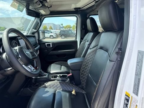 Used 2023 Jeep Wrangler Unlimited Sahara AWD/4WD image 9